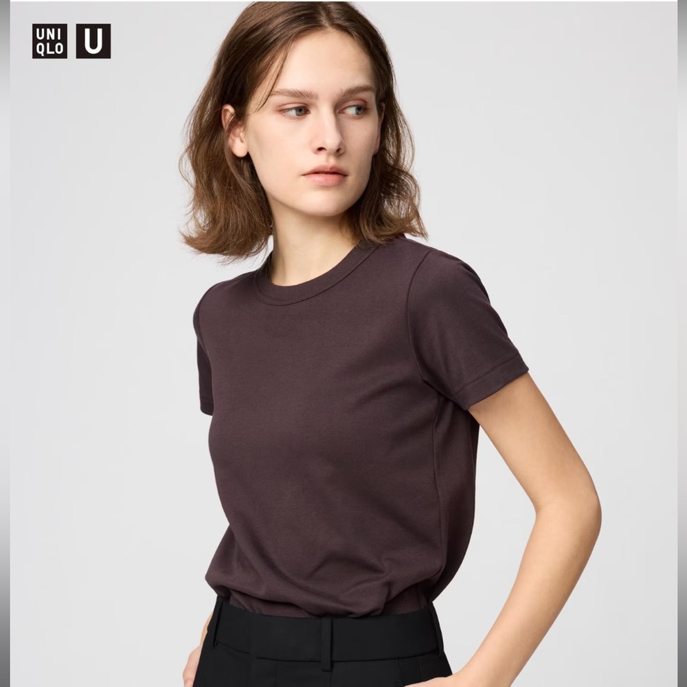 Uniqlo Dark brown Crew Neck Tee